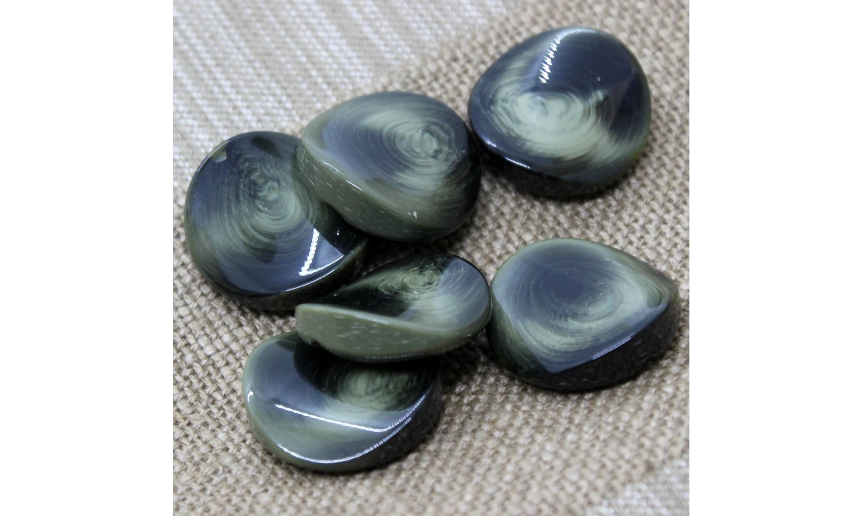 Bouton VINTAGE VERT / par 6 / 27MM