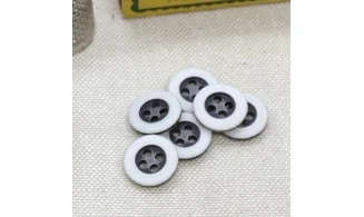 6 boutons / 13MM / Noir et blanc
