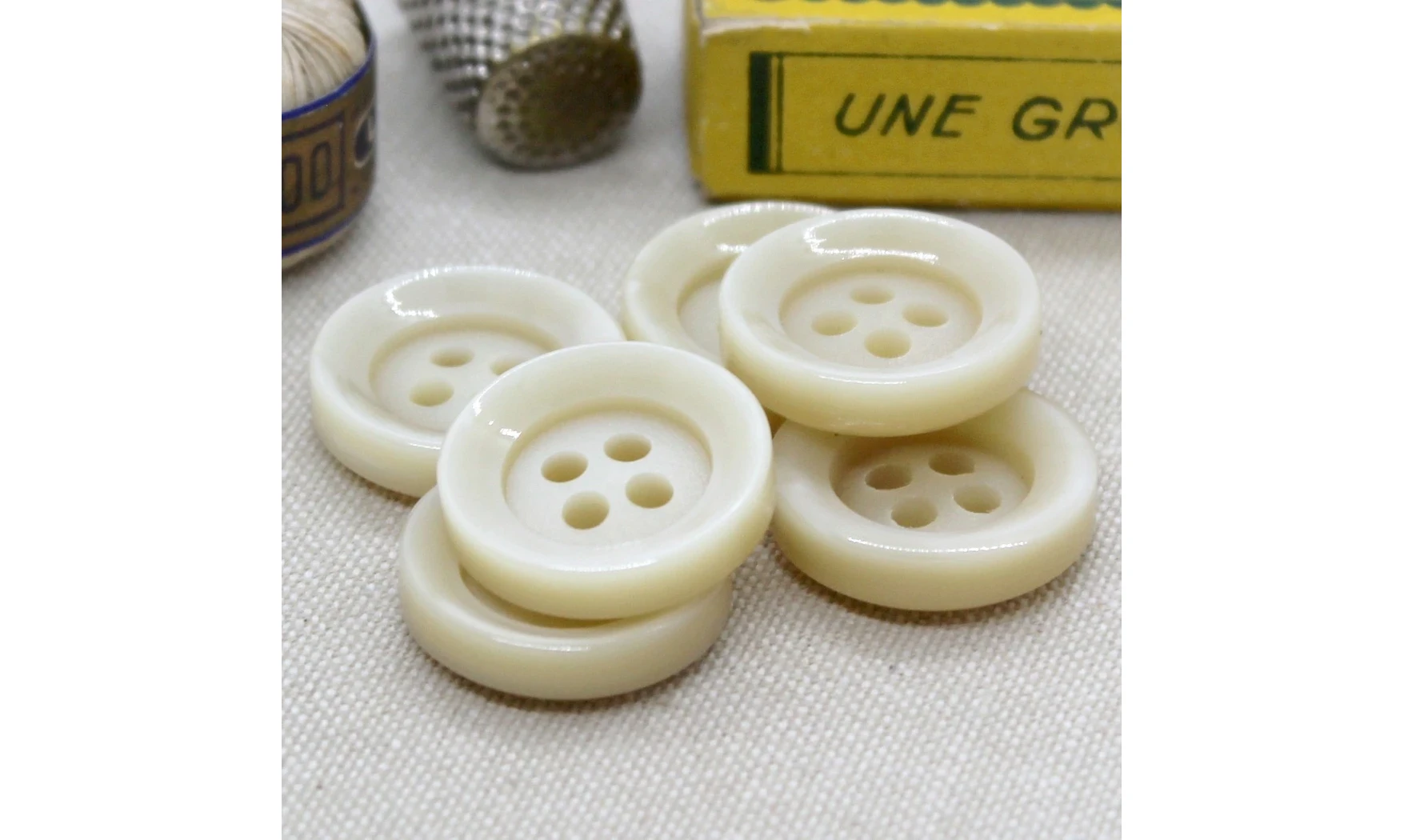6 boutons / 21MM / Ivoire