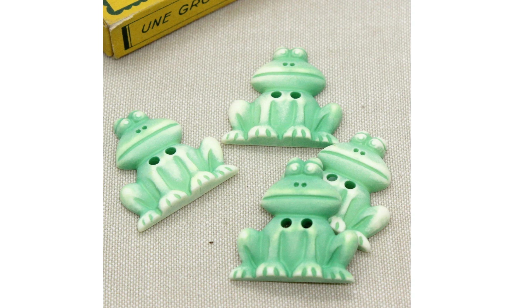 4 boutons / 35MM / Vert "Grenouille"