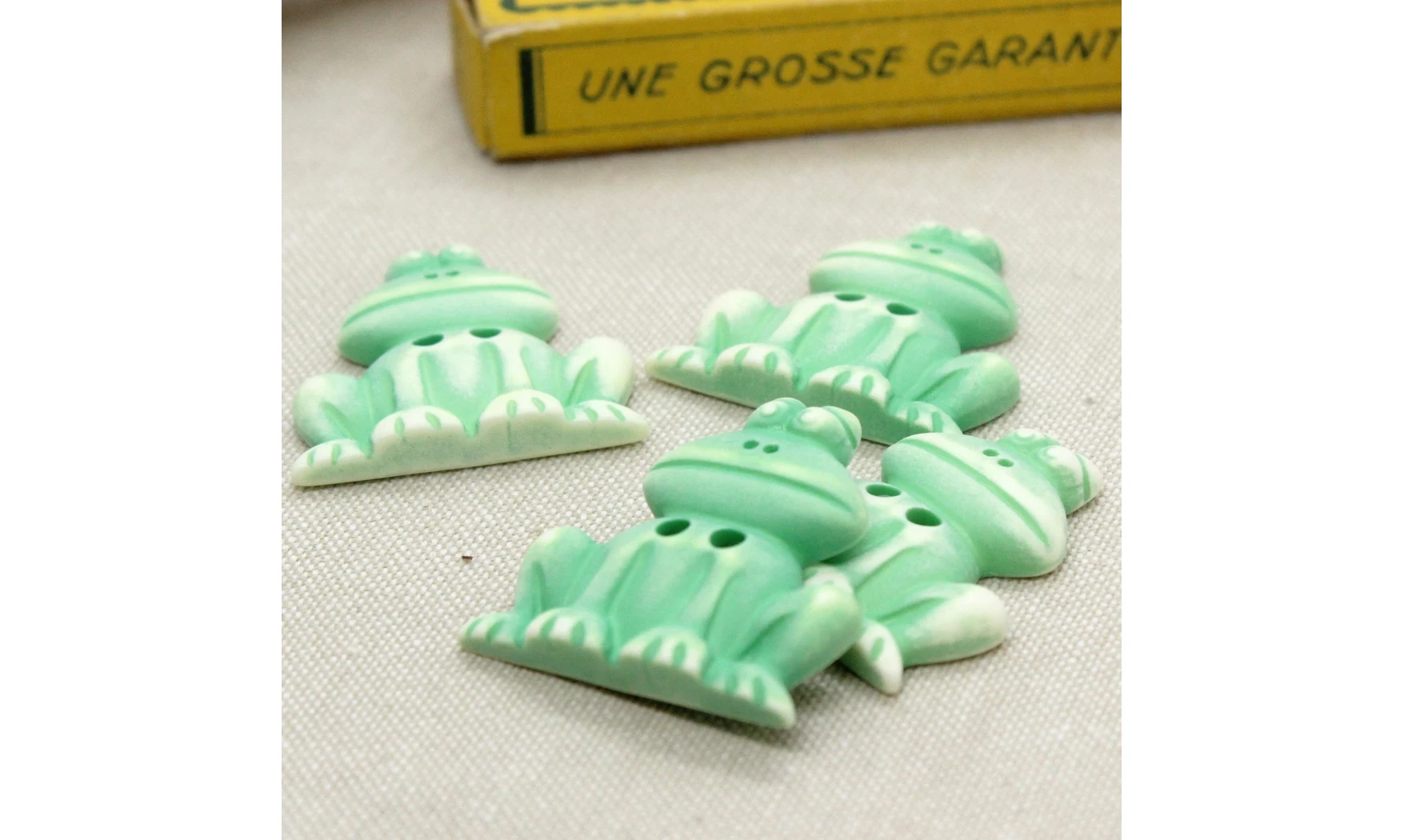 4 boutons / 35MM / Vert "Grenouille"