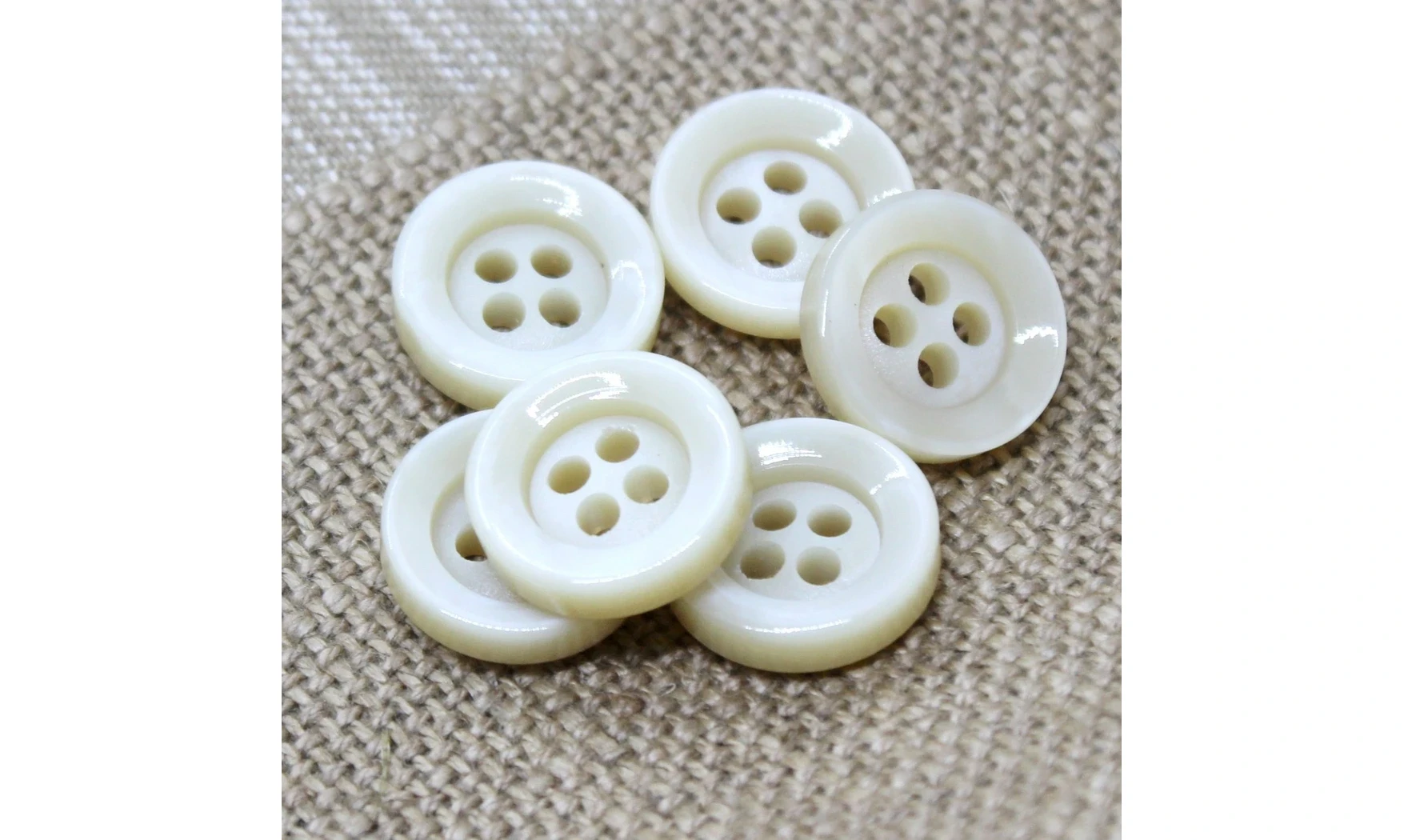 6 boutons / 18MM / Ivoire