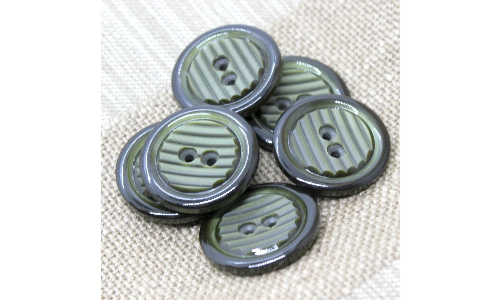 Vintage button 221B
