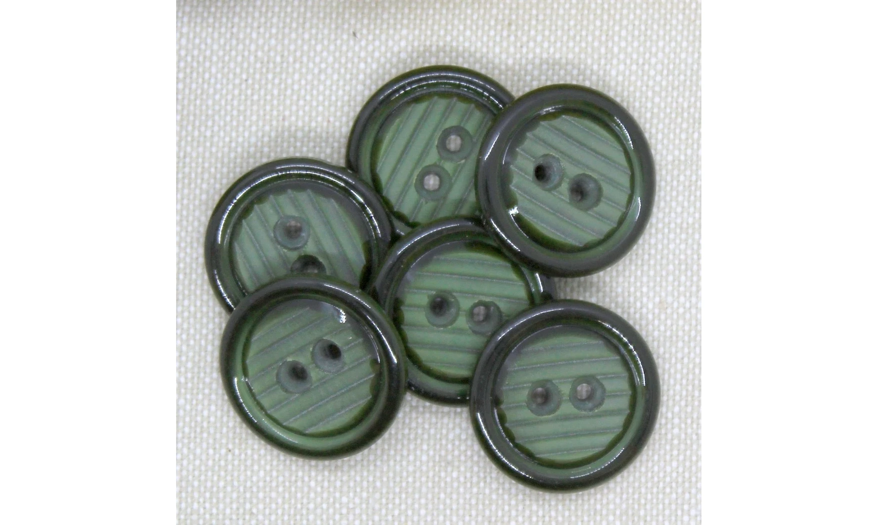 Vintage button 222B
