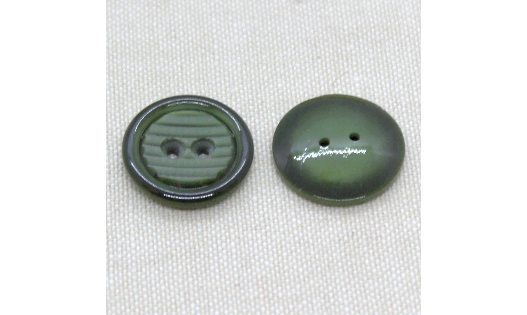 Vintage button 222B