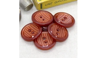 Bouton VINTAGE ROUGE / par 6 / 26MM