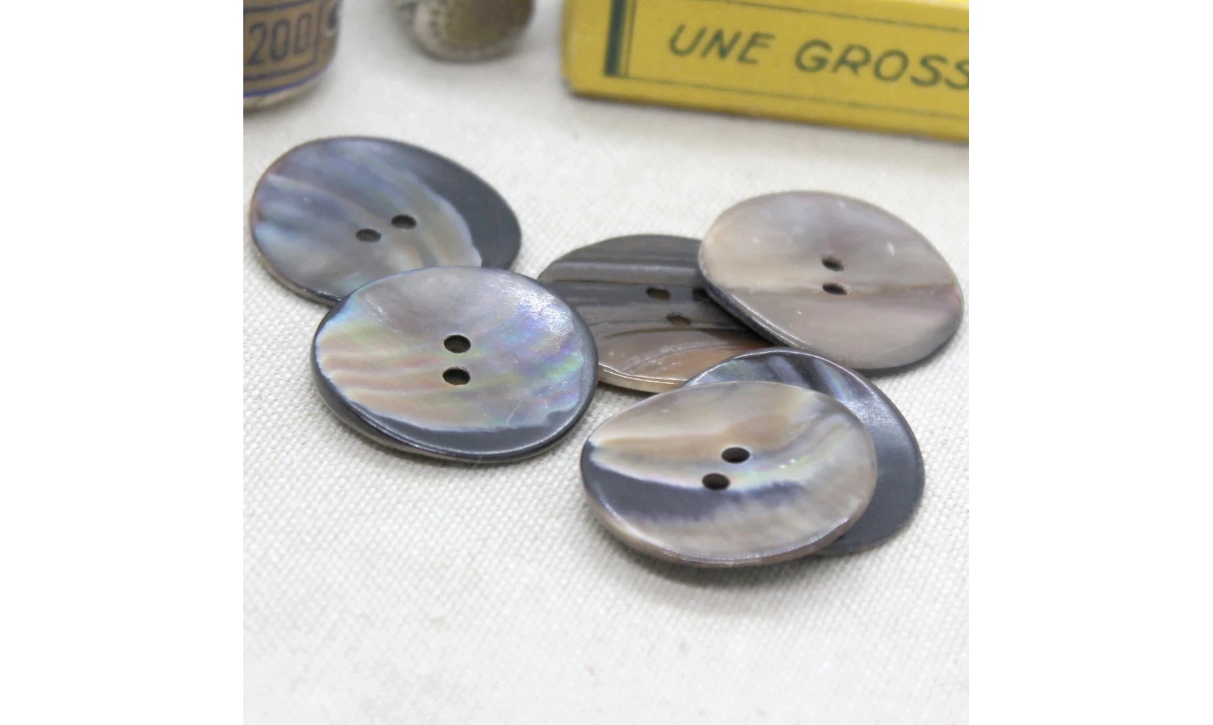 6 boutons / 25MM / Nacre naturelle