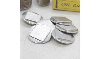 6 boutons / 18MM / Métal "Carré"