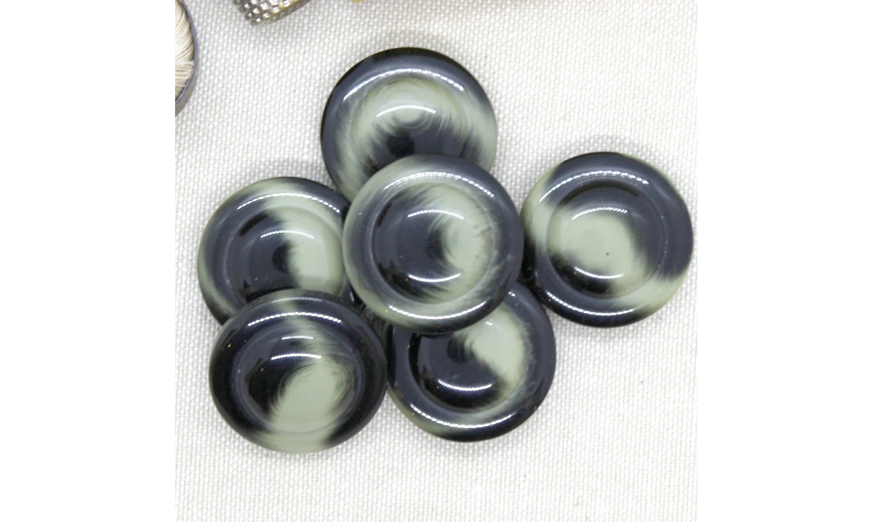 Vintage Button 174B