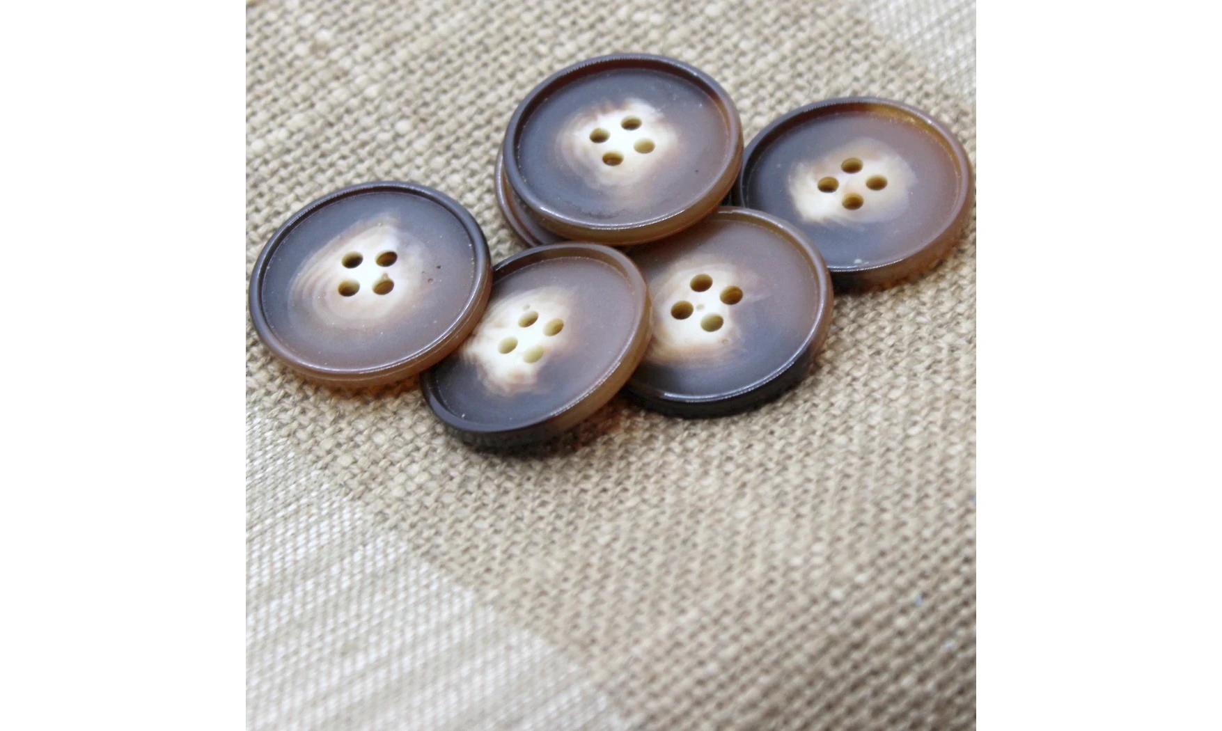 6 boutons / 27MM / Brun