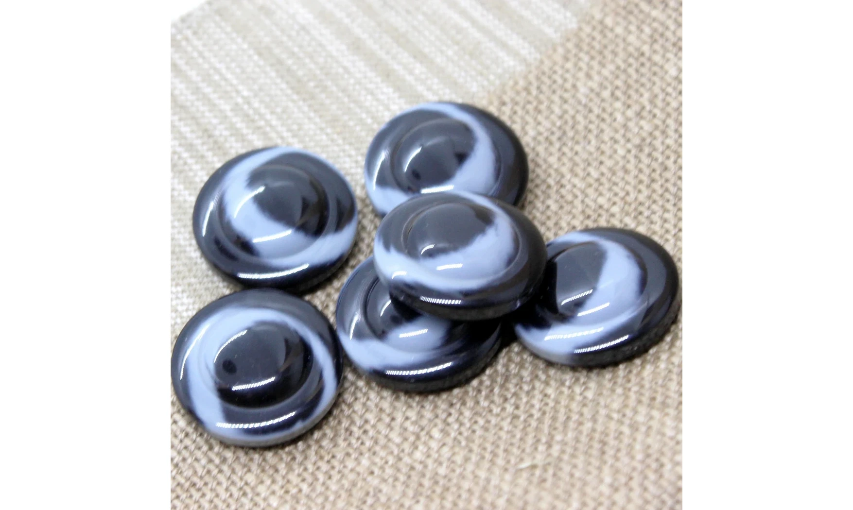Vintage Button 177B