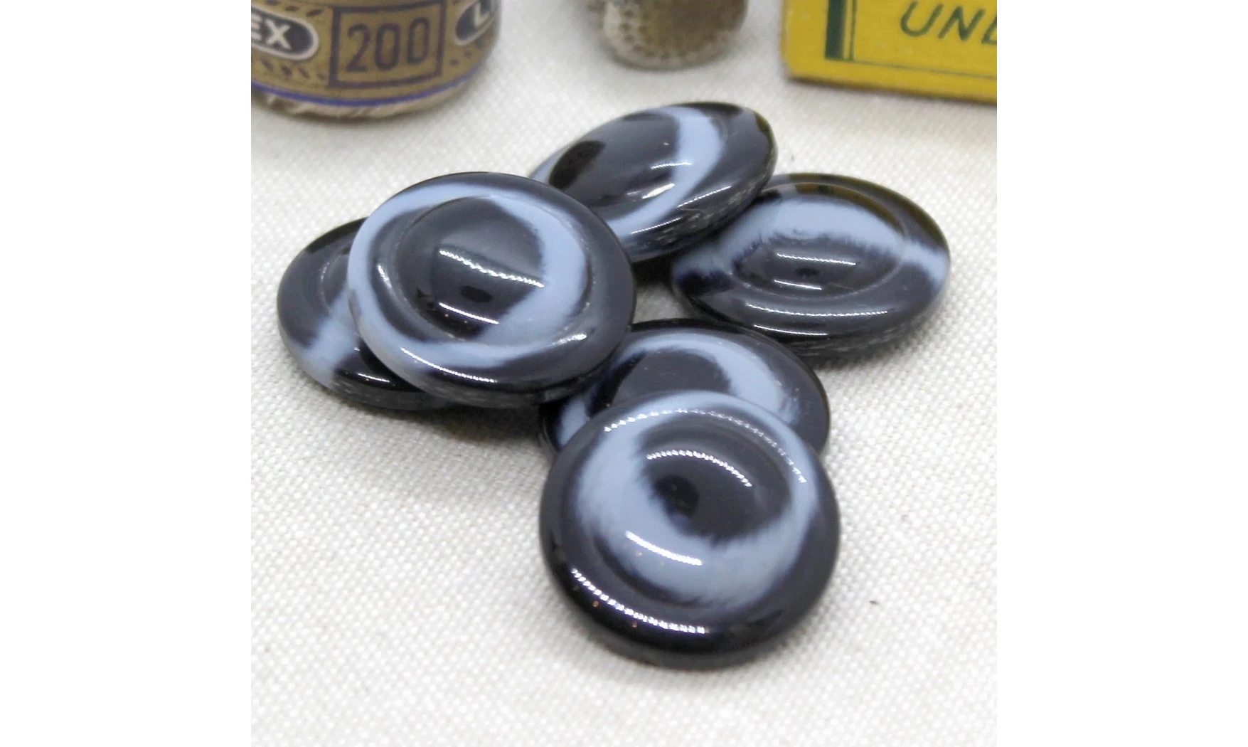 Vintage Button 178B