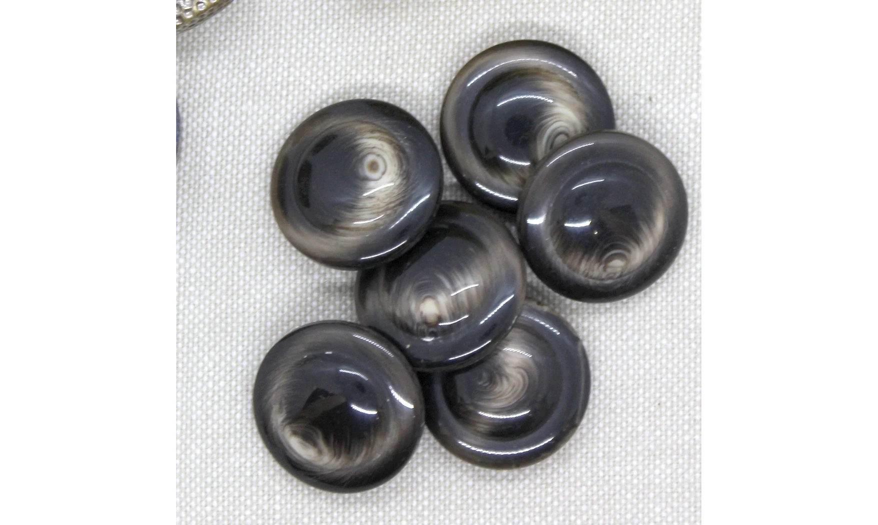 Vintage Button 181B