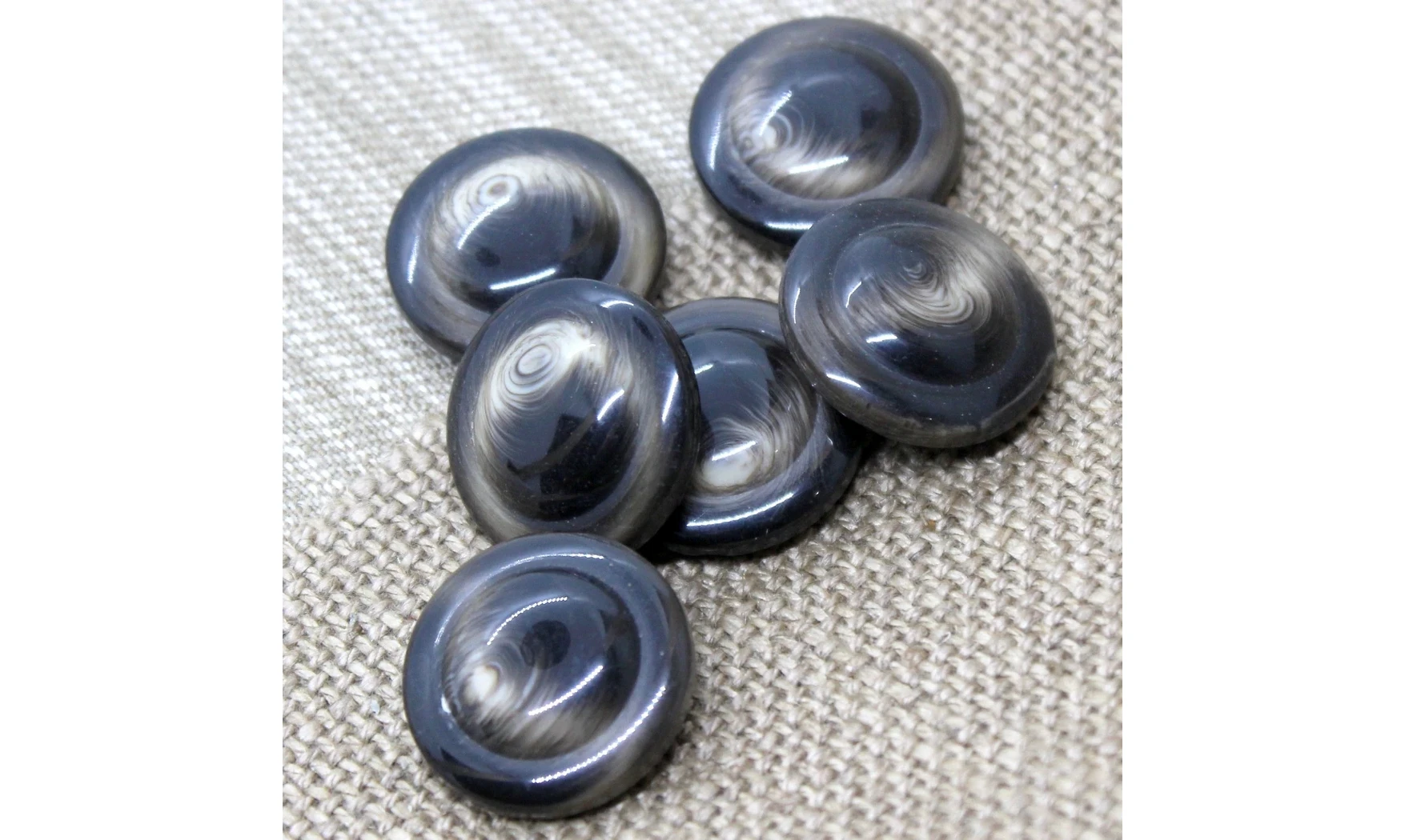 Vintage Button 181B