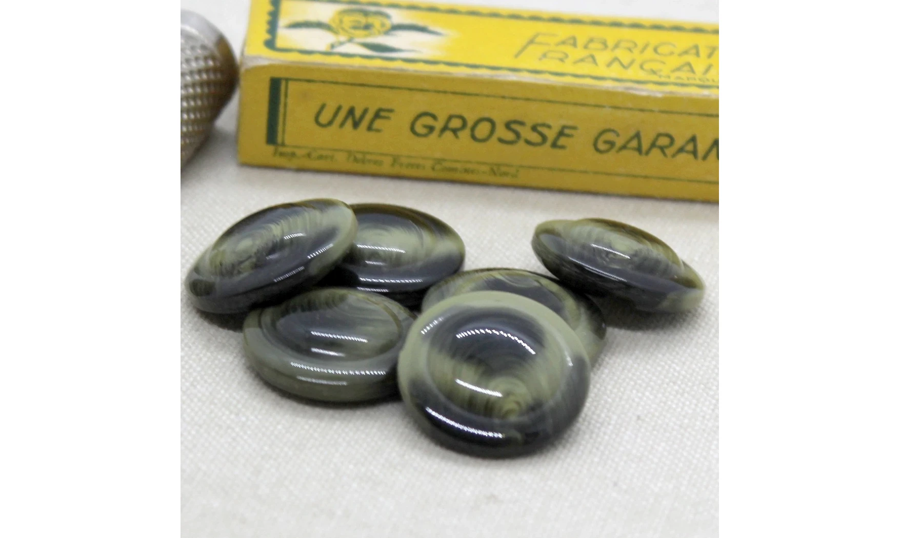 Bouton VINTAGE VERT / par 6 / 22MM