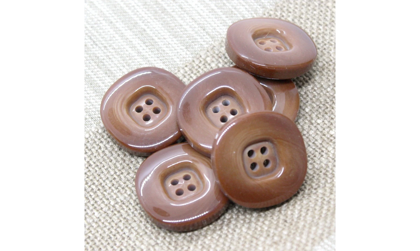 Vintage Button 190B
