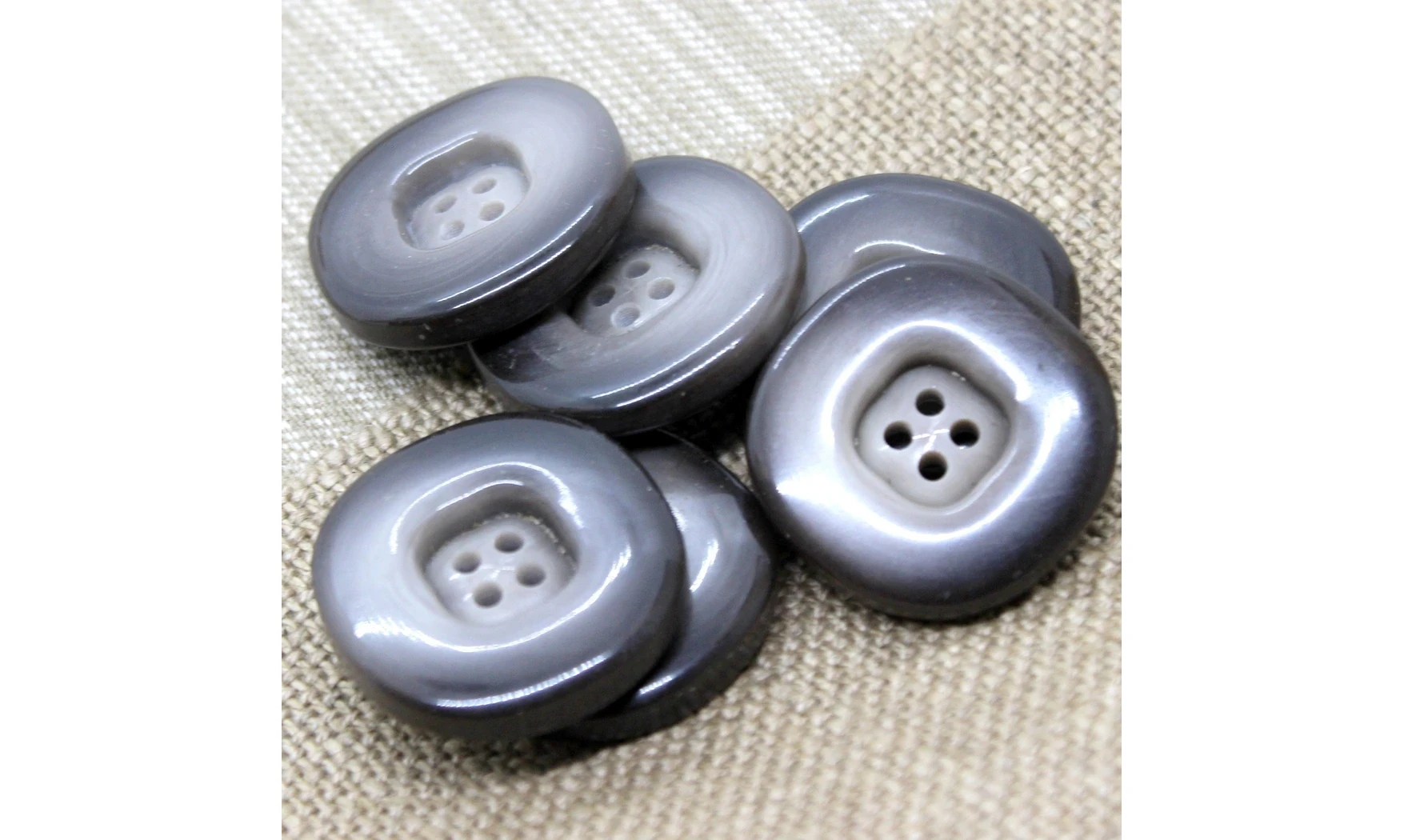 Vintage Button 192B