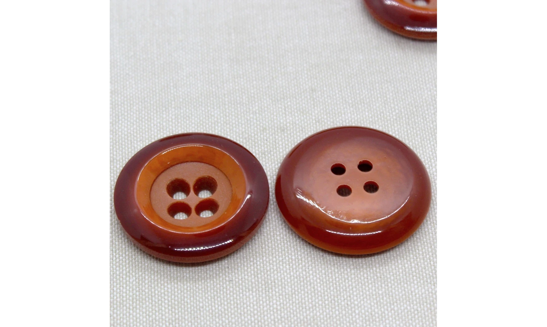 Bouton VINTAGE ROUGE / par 6 / 36MM