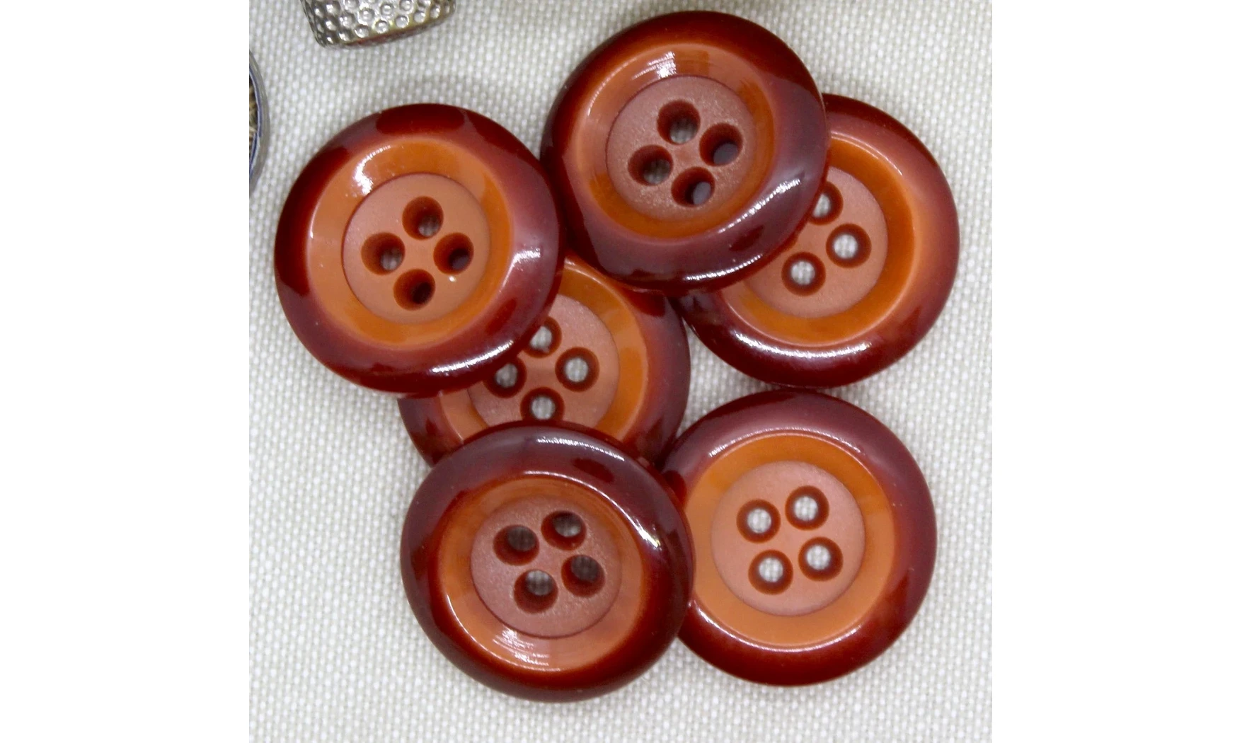 Bouton VINTAGE ROUGE / par 6 / 27MM