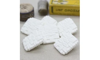 6 boutons / 25MM / blanc carré "Tresssé"