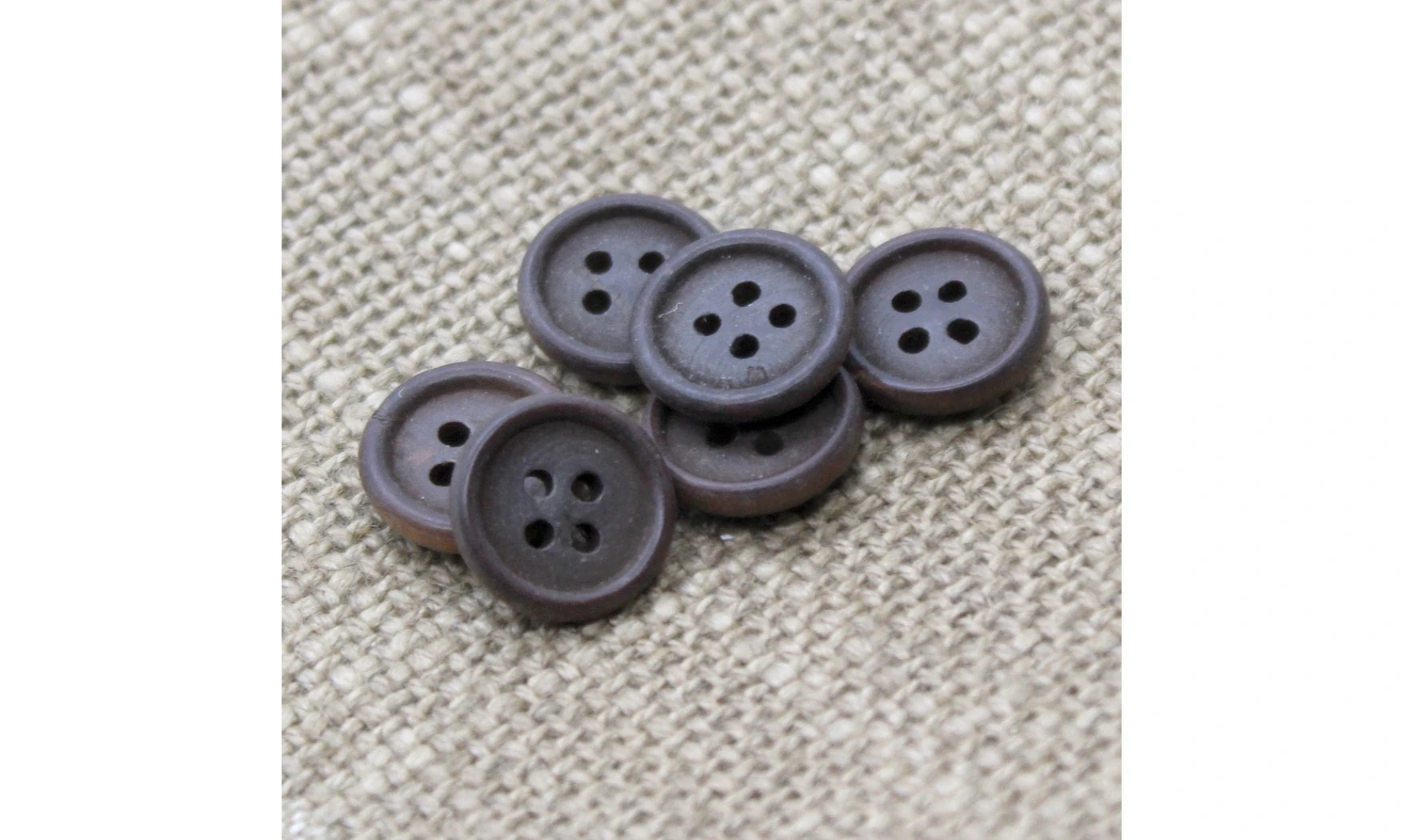 6 boutons / 14MM / Brun