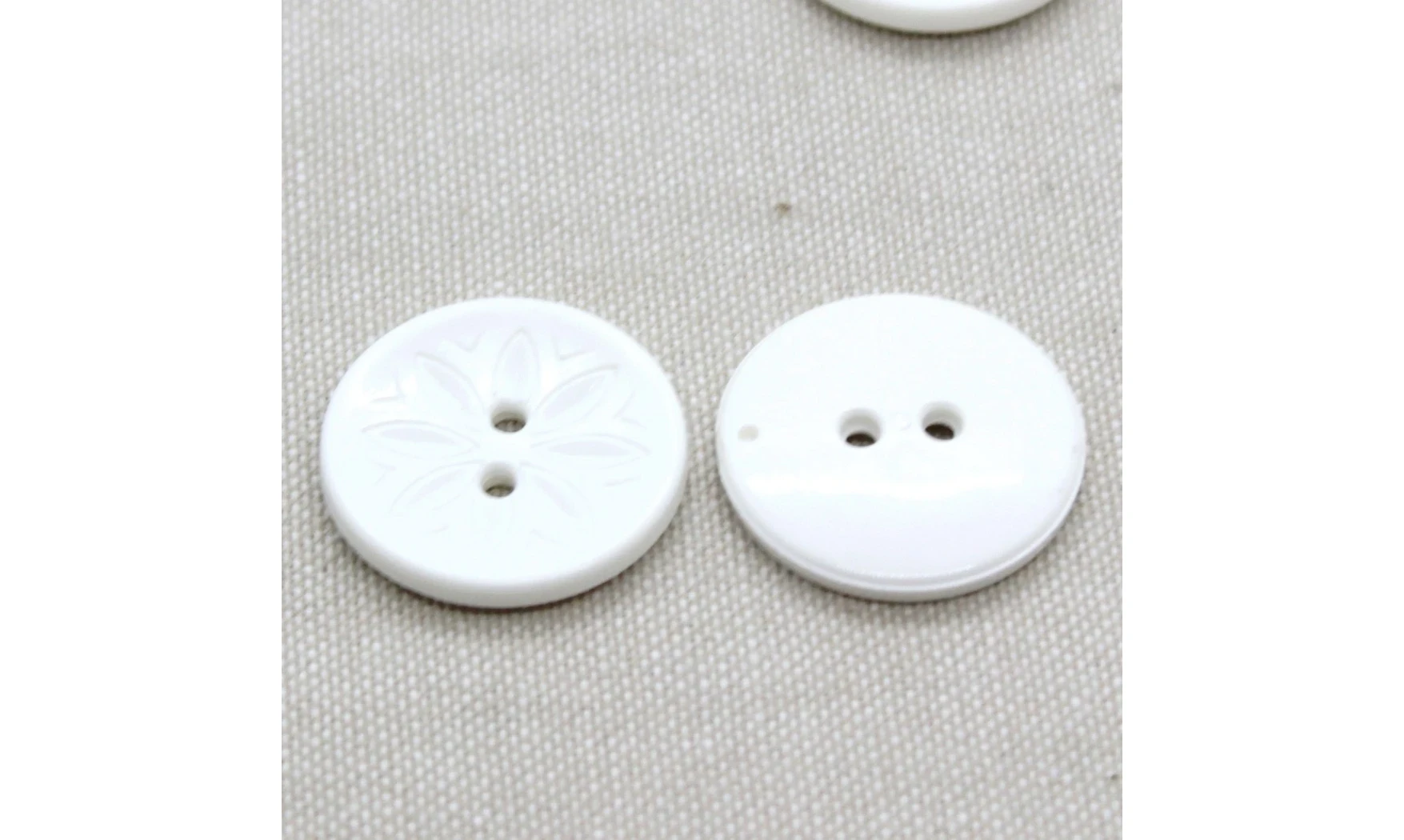 Vintage button 211B