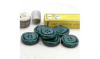 Vintage Button 218B