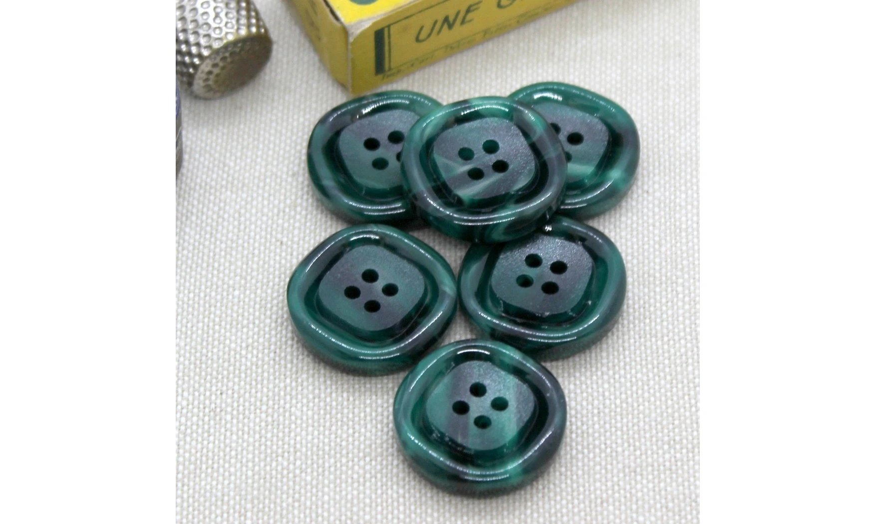 Vintage Button 219B