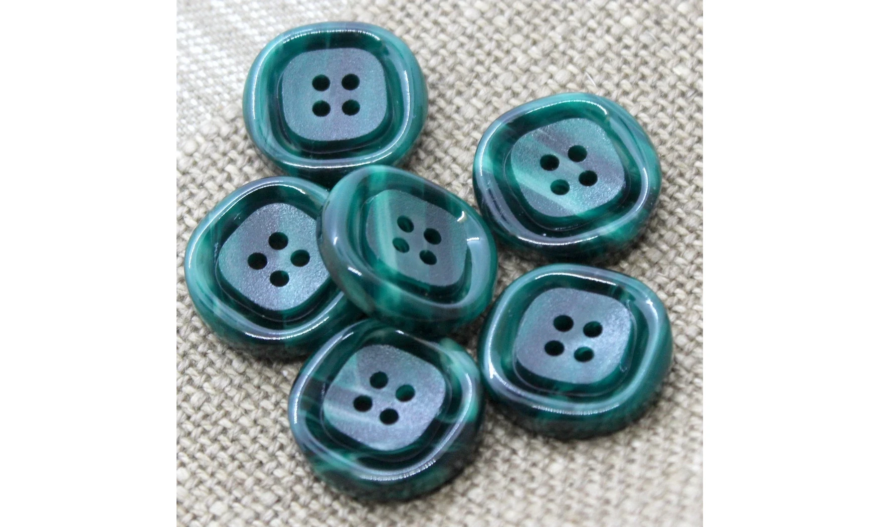 Vintage Button 219B