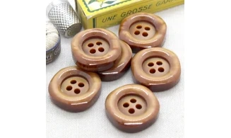 Vintage Button 162B