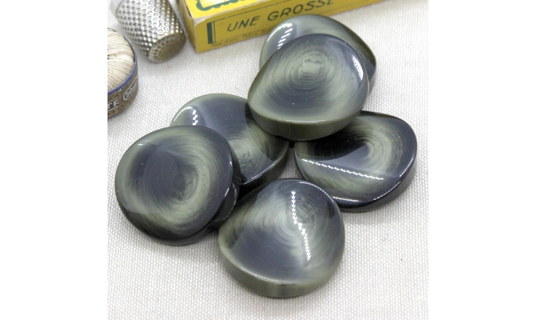 Bouton VINTAGE VERT / par 6 / 34MM