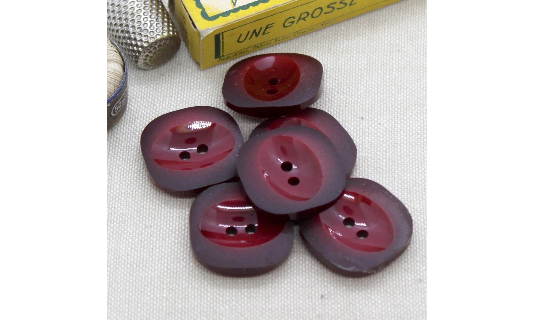 6 boutons / 24MM / Rouge