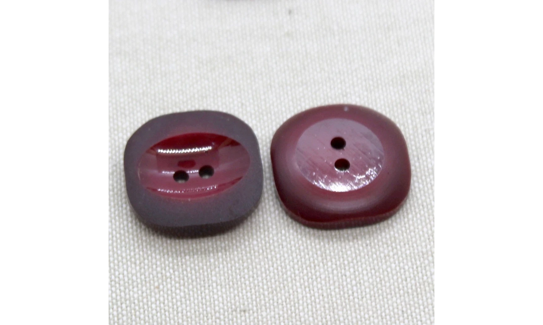 6 boutons / 24MM / Rouge
