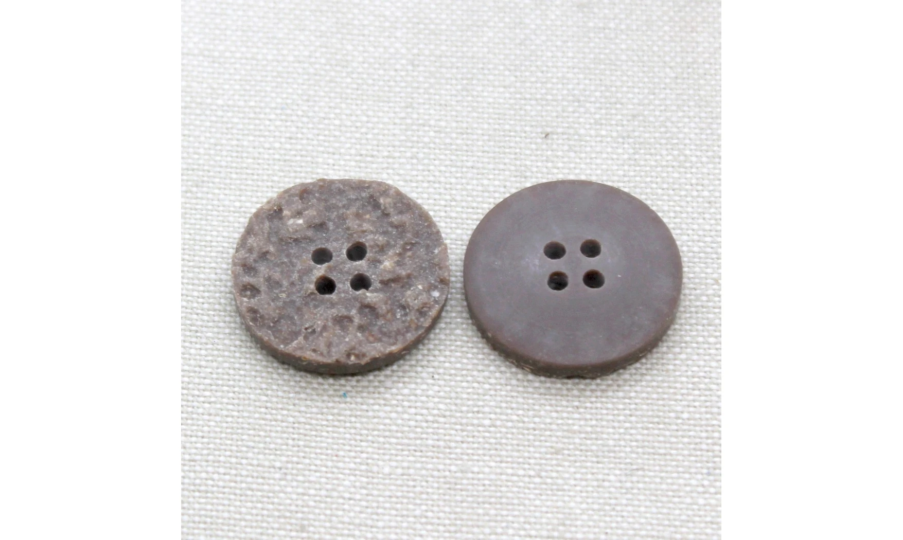 6 boutons / 23MM / Brun