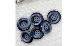 Vintage button 140B