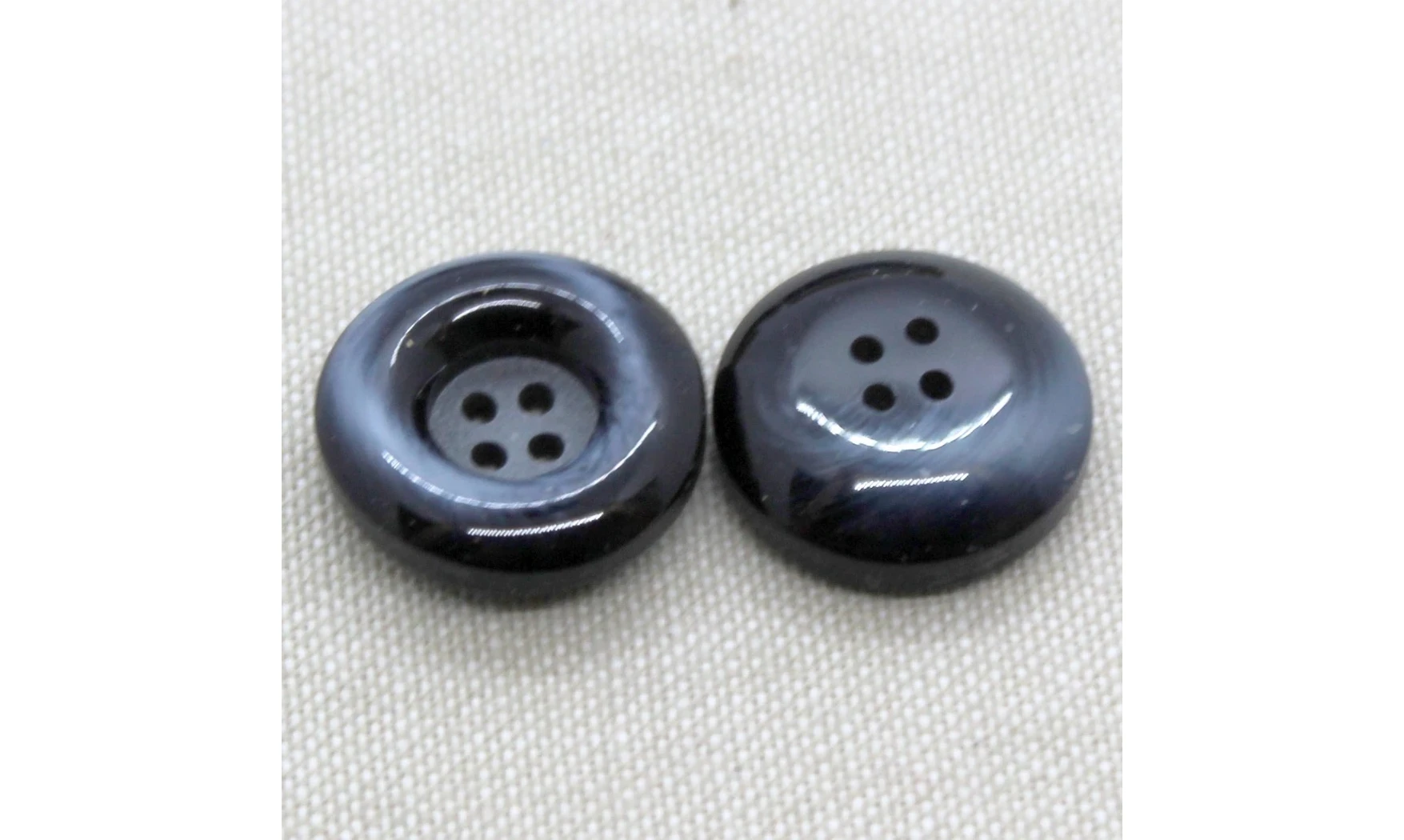 Vintage button 140B