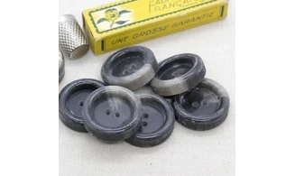 Bouton VINTAGE NOIR / par 6 / 31MM