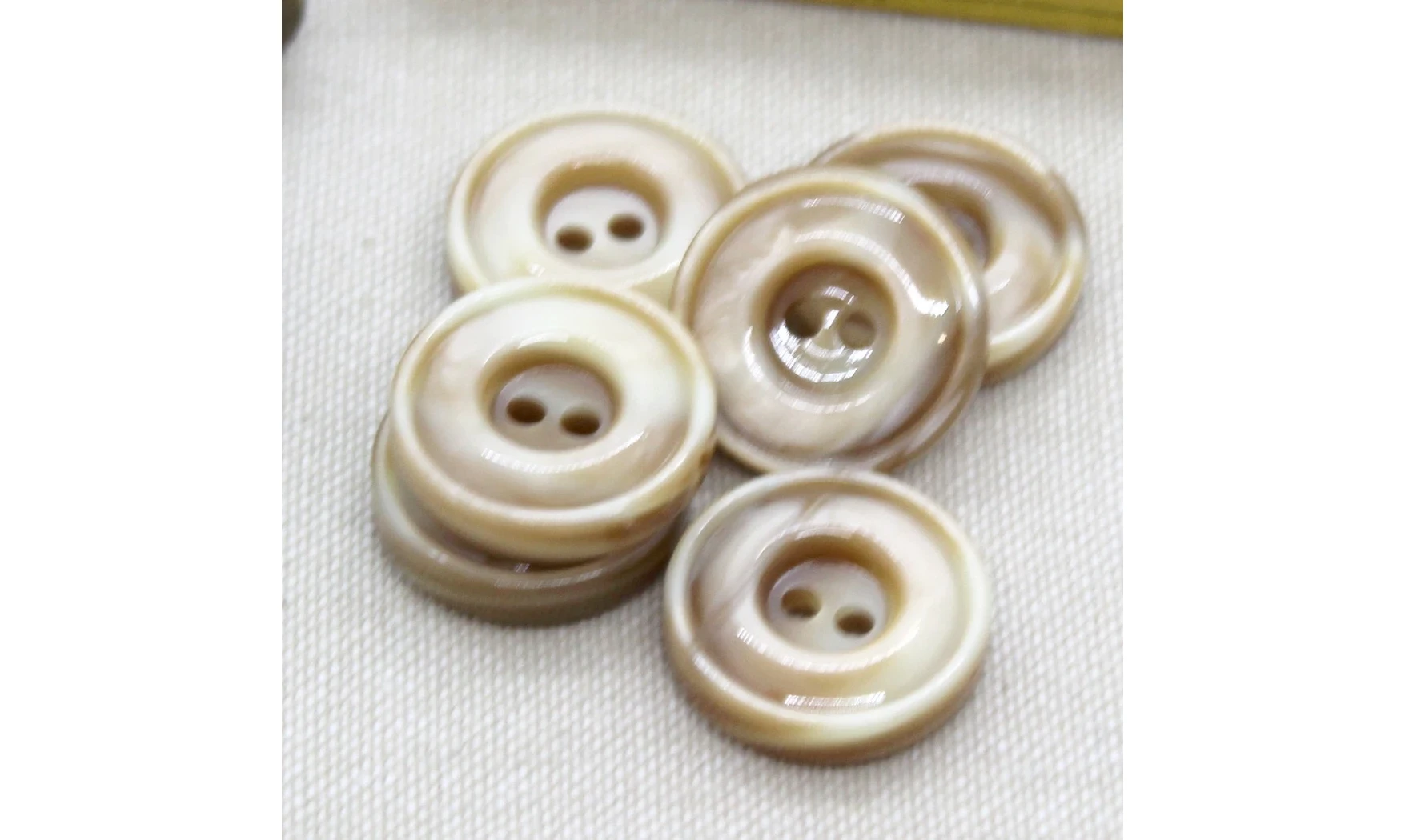 6 Boutons / 22MM / Brun