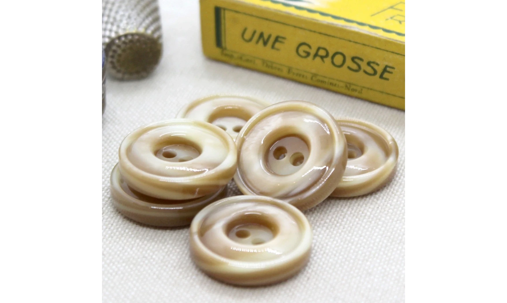 6 Boutons / 22MM / Brun