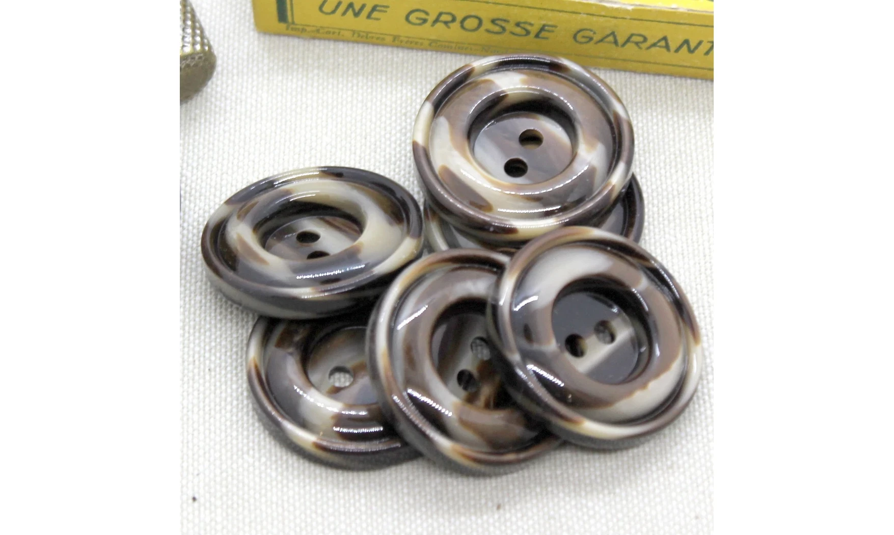 6 Boutons / 30MM / Brun