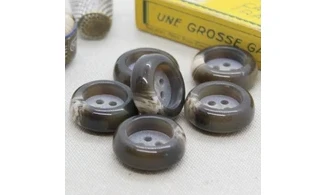 6 boutons / 22,5MM / Brun