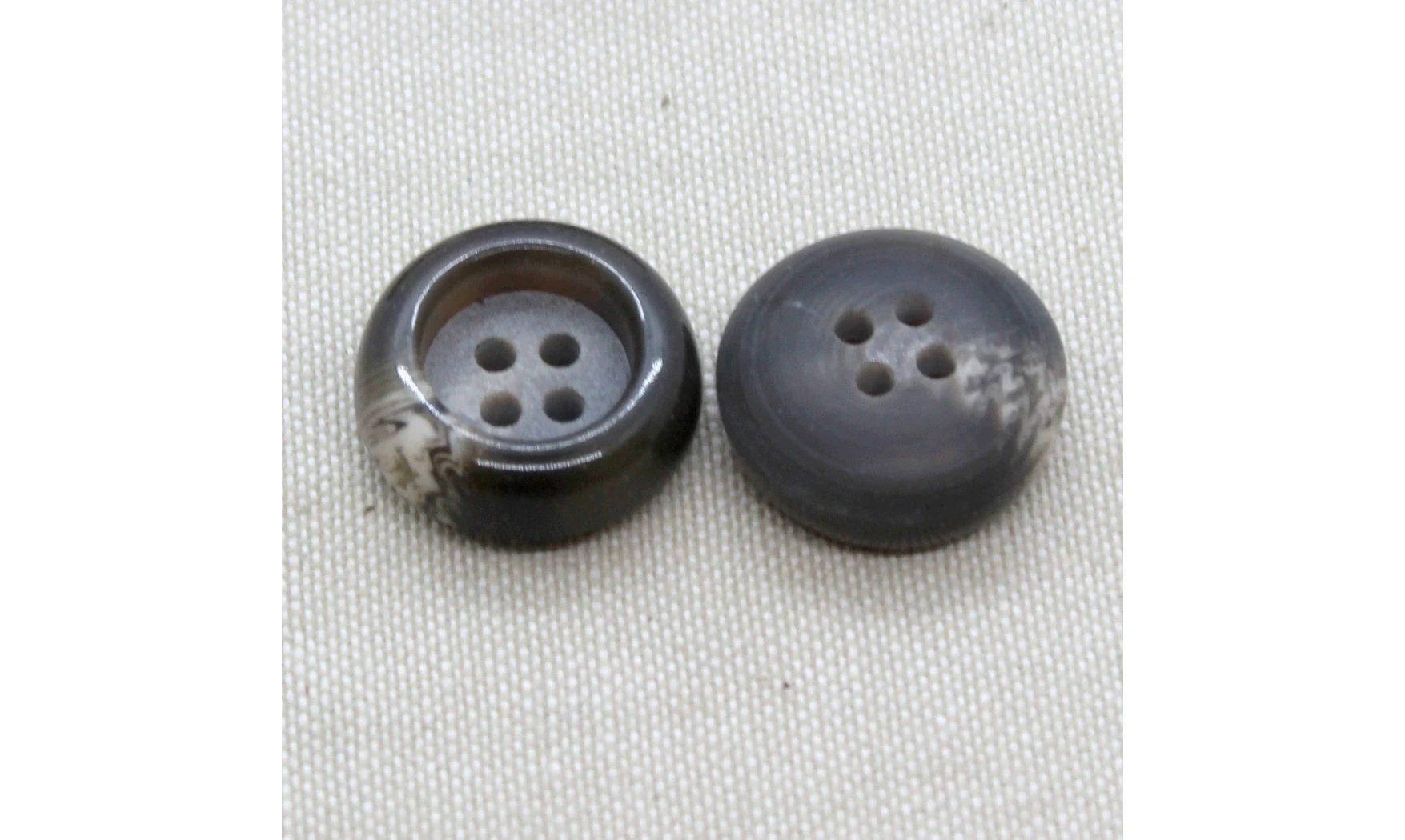 6 boutons / 22,5MM / Brun