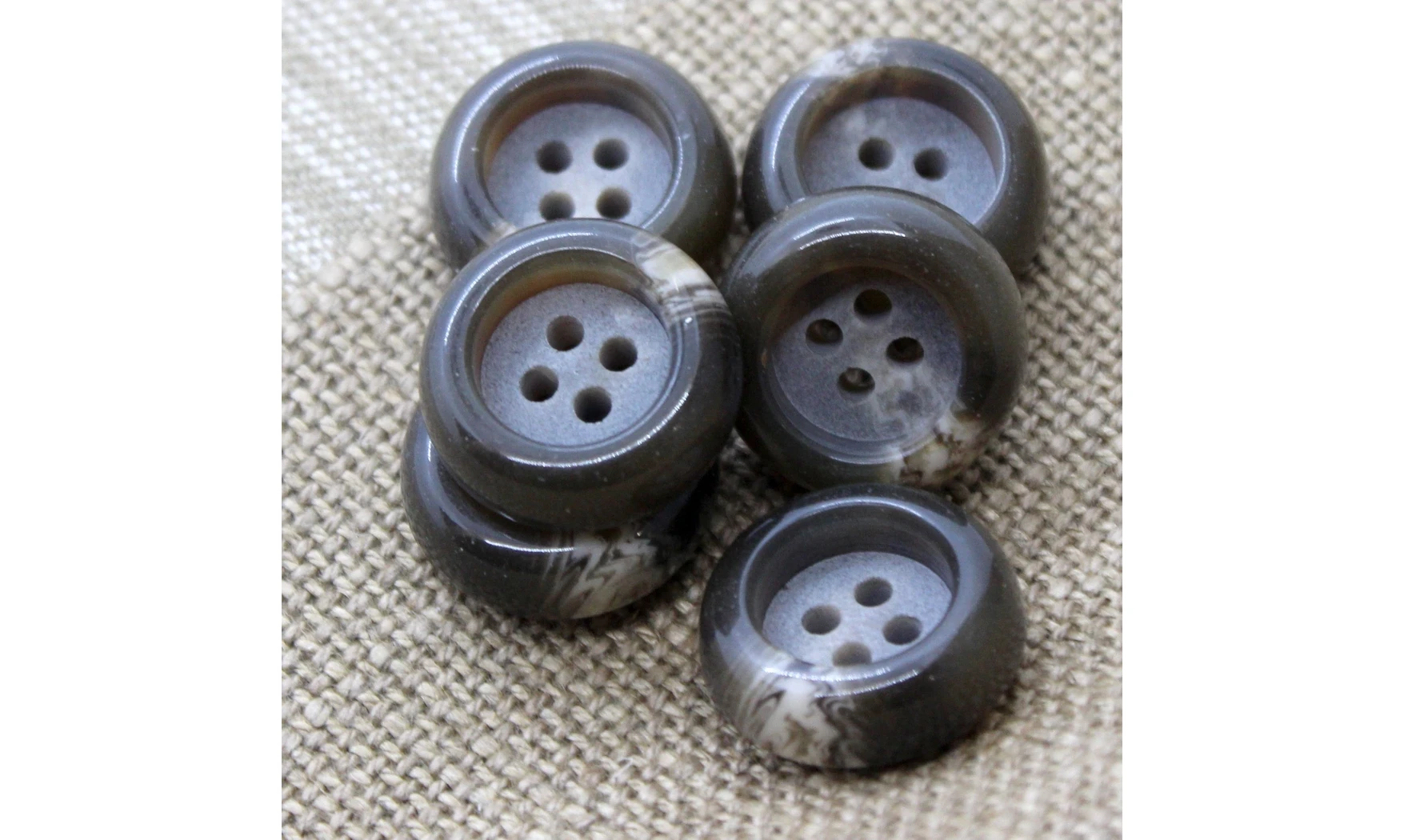 6 boutons / 22,5MM / Brun