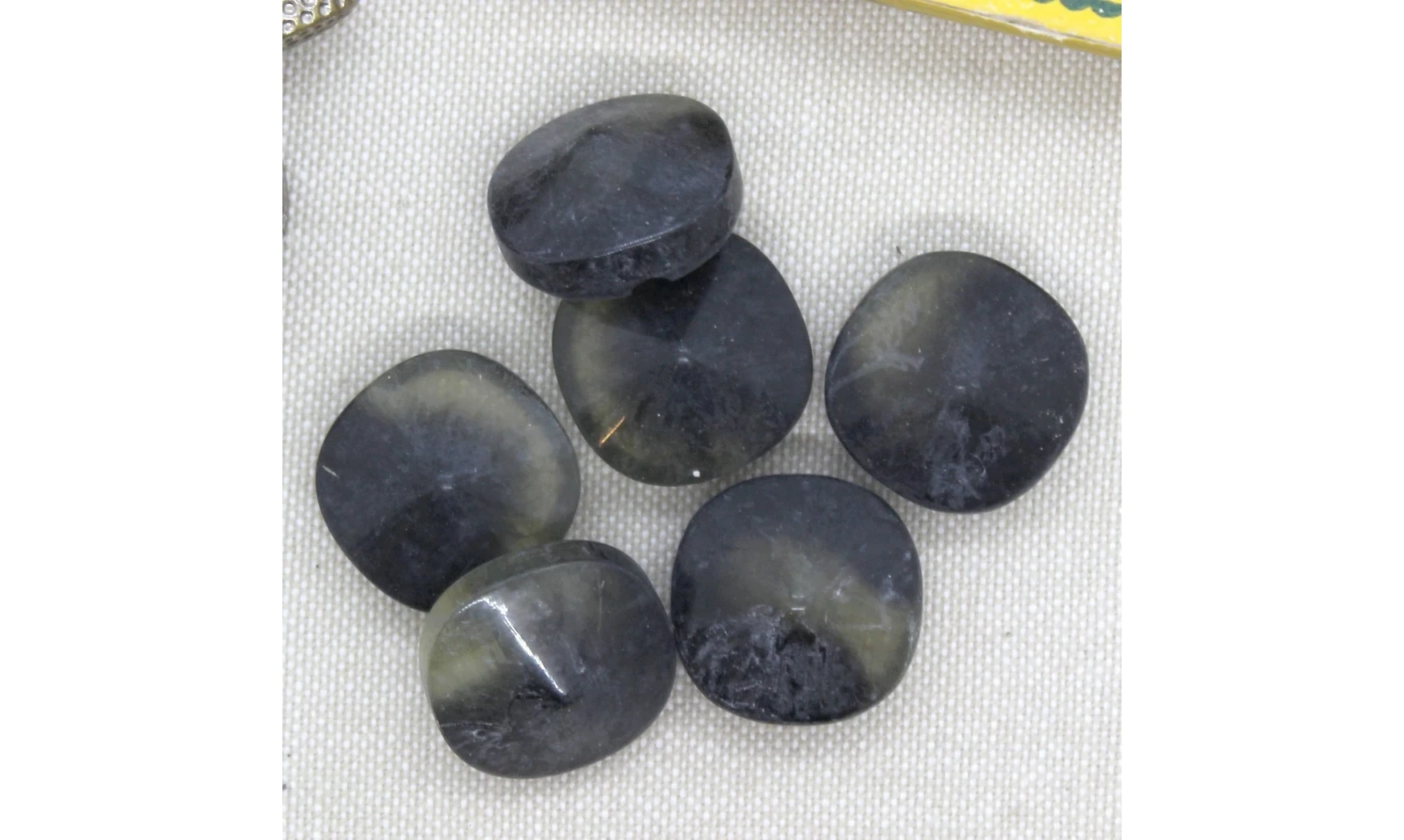 6 boutons / 21MM / Noir