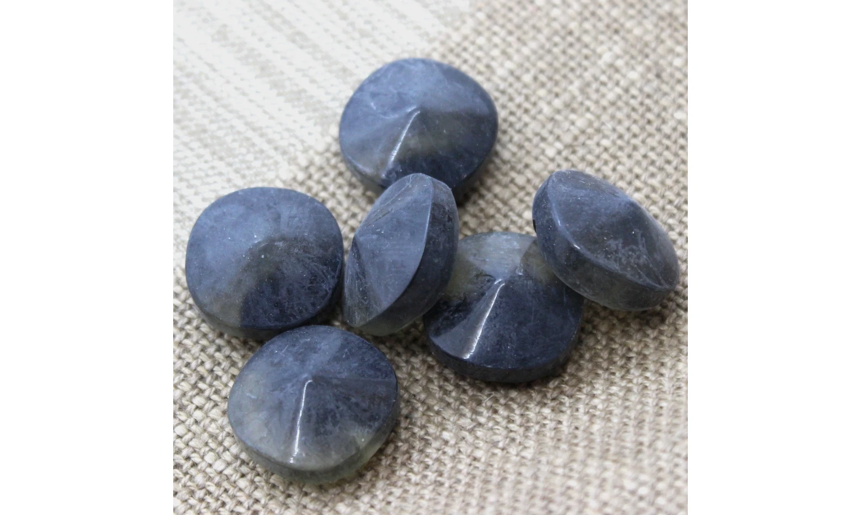 6 boutons / 21MM / Noir