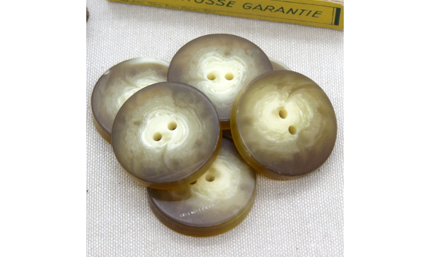6 boutons / 33MM / Brun