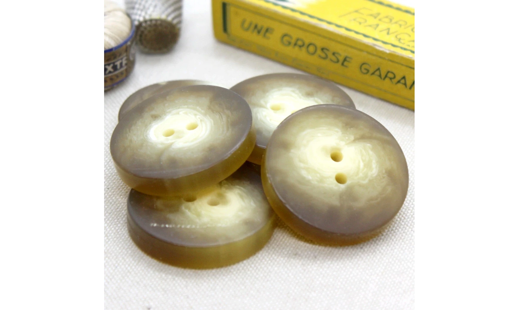 6 boutons / 33MM / Brun