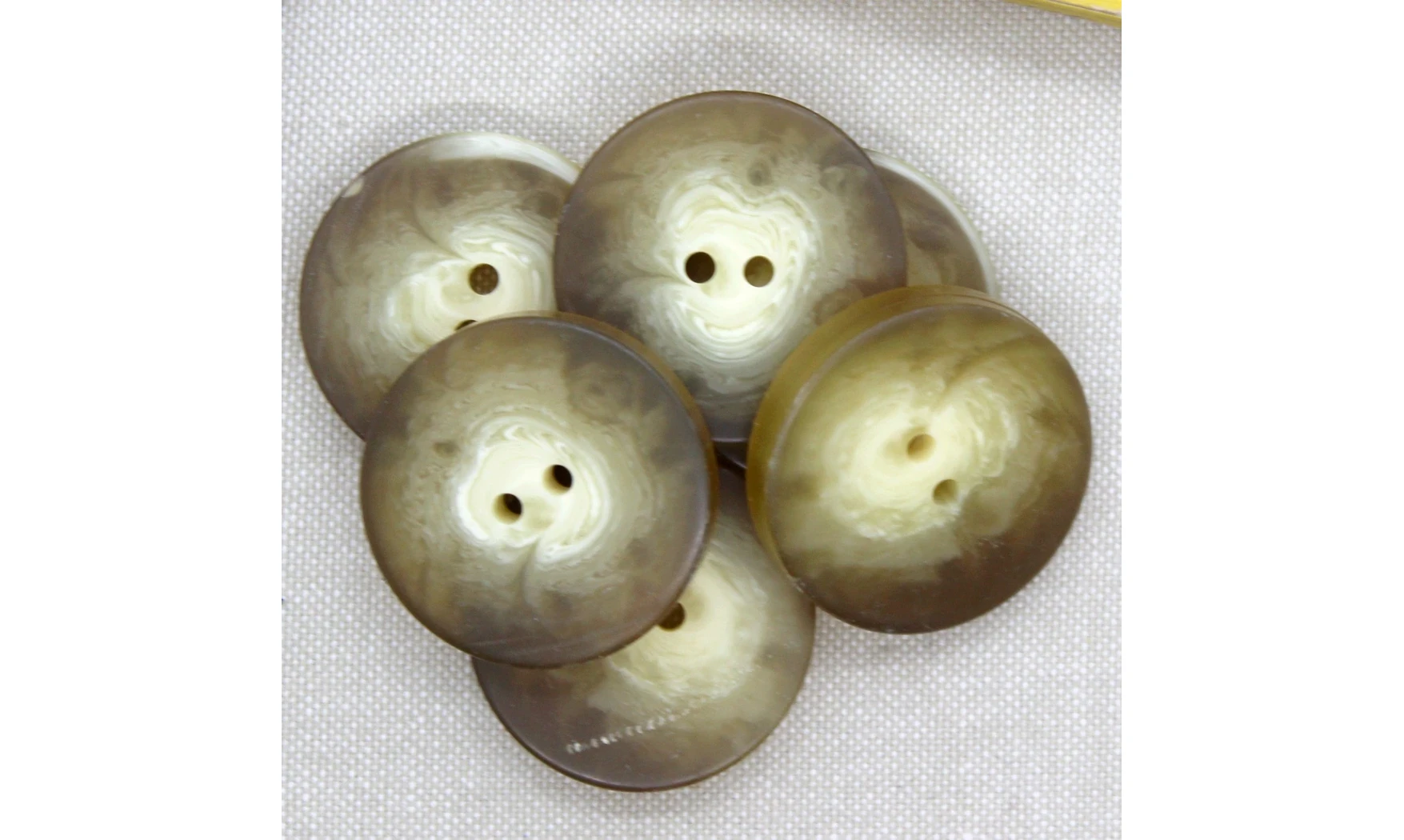 6 boutons / 33MM / Brun