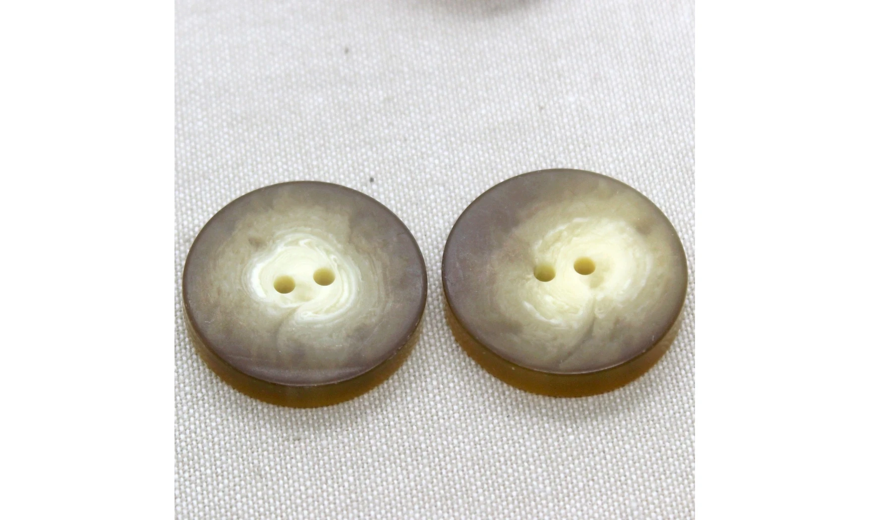 6 boutons / 33MM / Brun