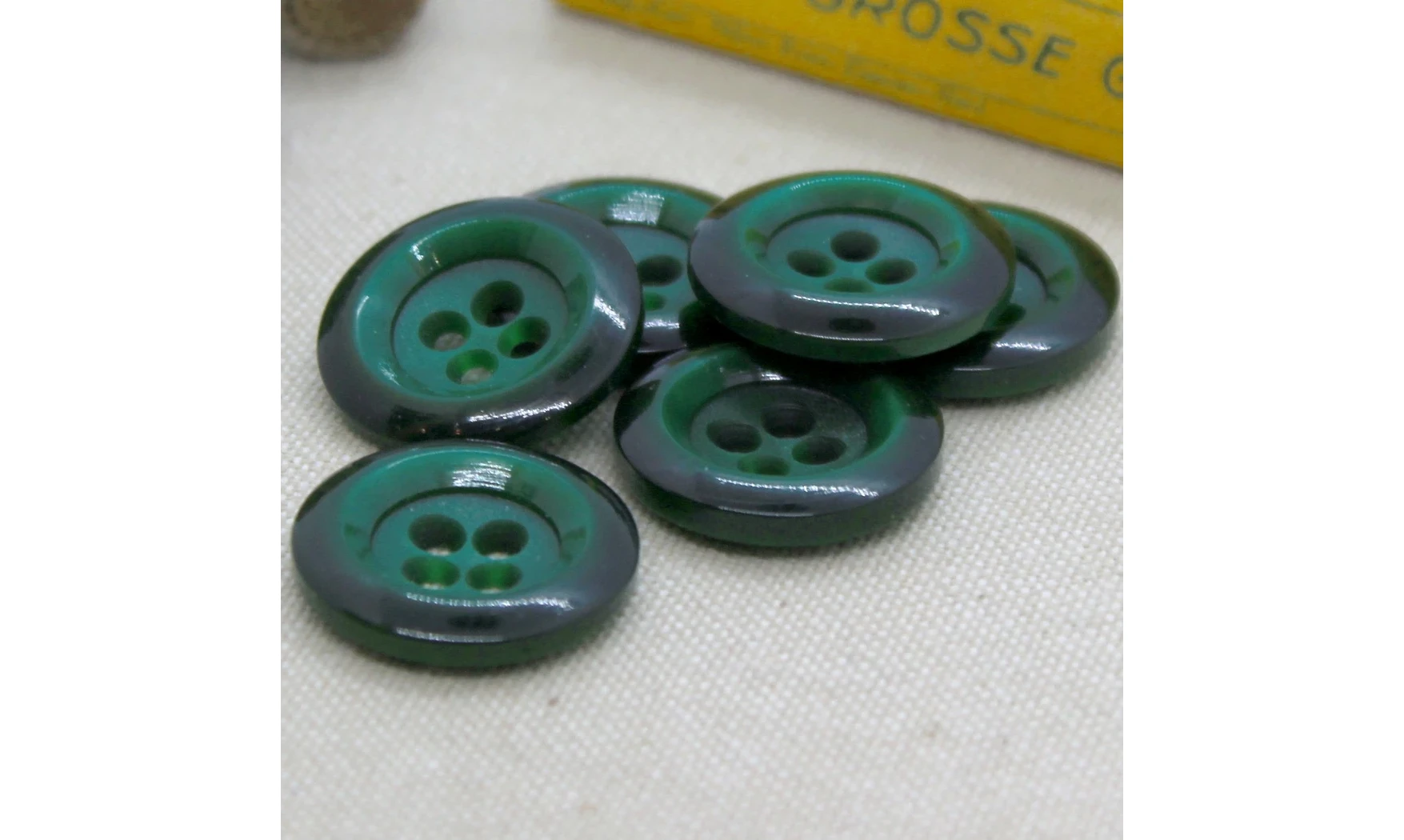 Bouton VINTAGE VERT / par 6 / 22MM